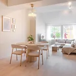 Modern Apartment, Parking Included, Daire Grimstad (Aust-Agder)