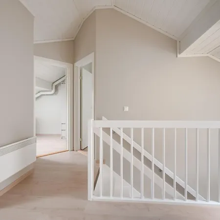 Modern Apartment, Parking Included, Апартаменты Гримстад