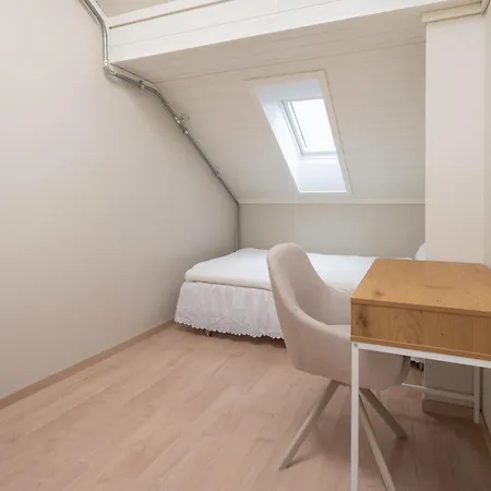 Апартаменты Modern Apartment, Parking Included,