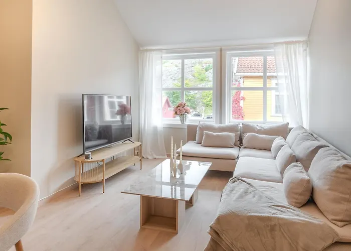 Modern Apartment, Parking Included,