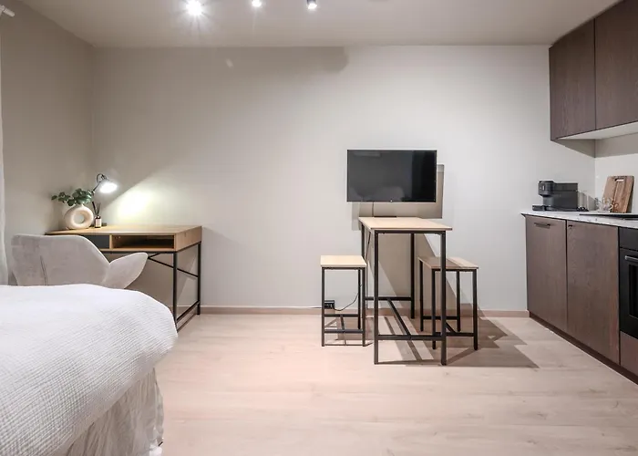 Modern Apartment, Parking Included,